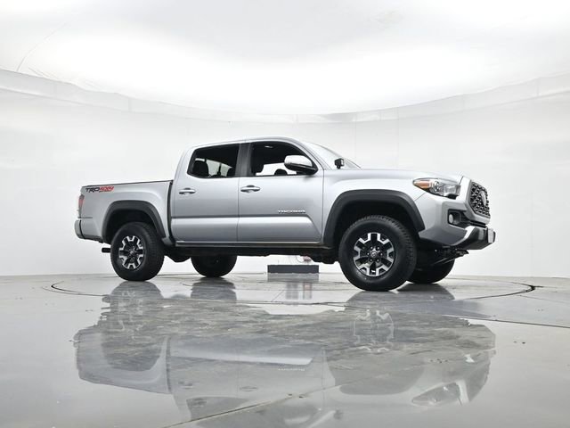 Used 2023 Toyota Tacoma TRD Off-Road w/ Technology Package AWD/4WD image 32