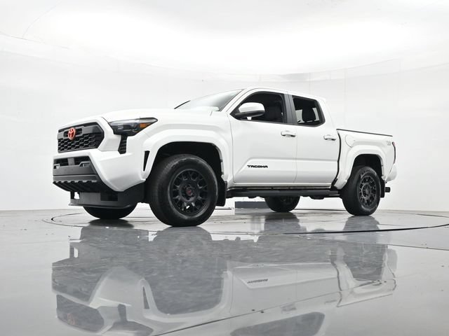 Used 2025 Toyota Tacoma TRD Sport AWD/4WD image 35