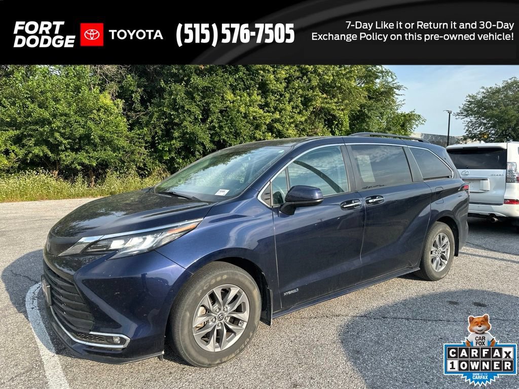 Used 2021 Toyota Sienna XLE w/ XLE Plus Package FWD image 1