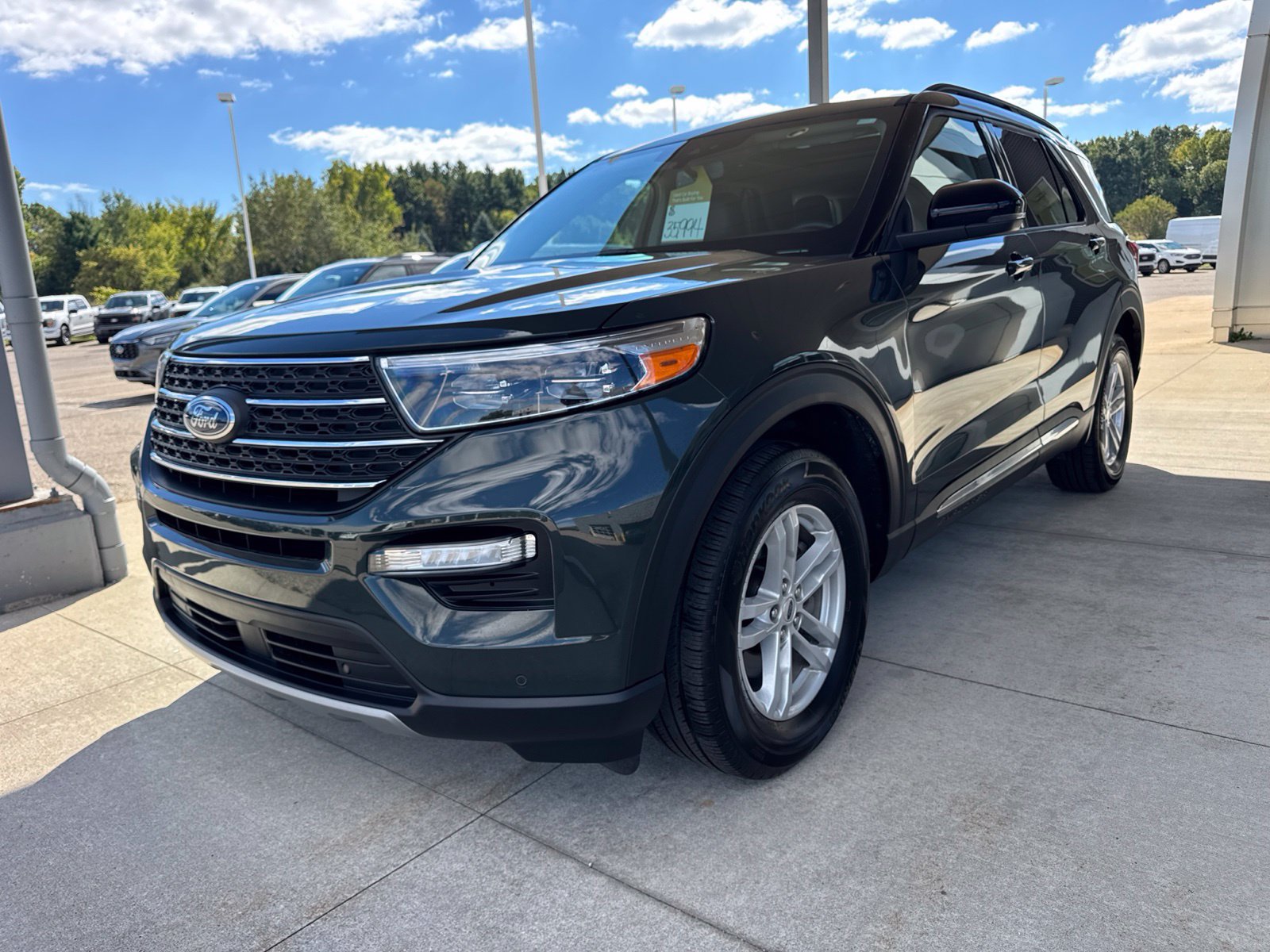 Certified 2024 Ford Explorer XLT w/ Equipment Group 202A AWD/4WD image 3