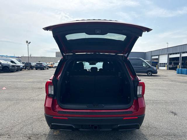 Certified 2025 Ford Explorer ST-Line w/ Premium Package image 9