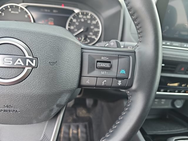 Used 2025 Nissan Rogue SV FWD image 19