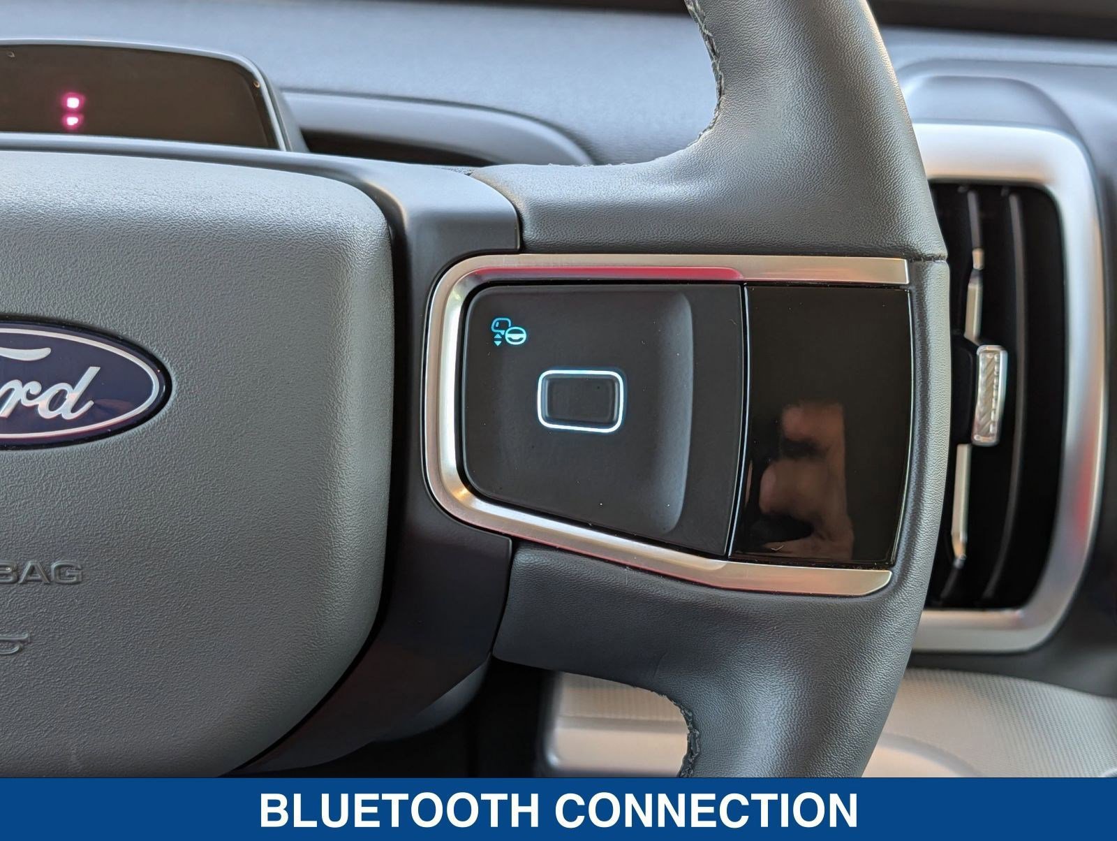 Certified 2025 Ford Expedition Active image 30