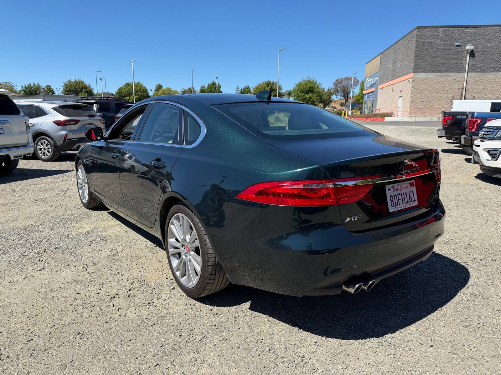 Used 2017 Jaguar XF Prestige RWD image 3