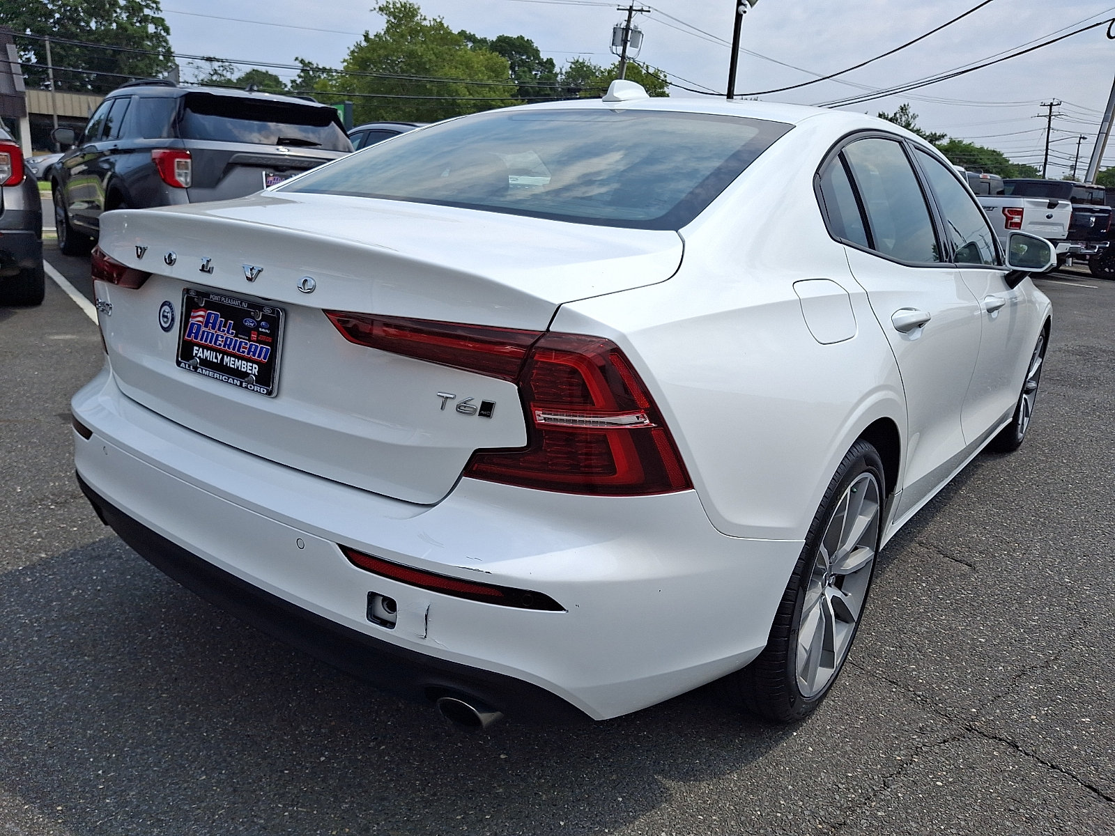 Used 2021 Volvo S60 T6 Momentum AWD/4WD image 10