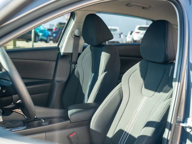 Used 2024 Hyundai Elantra Blue image 20