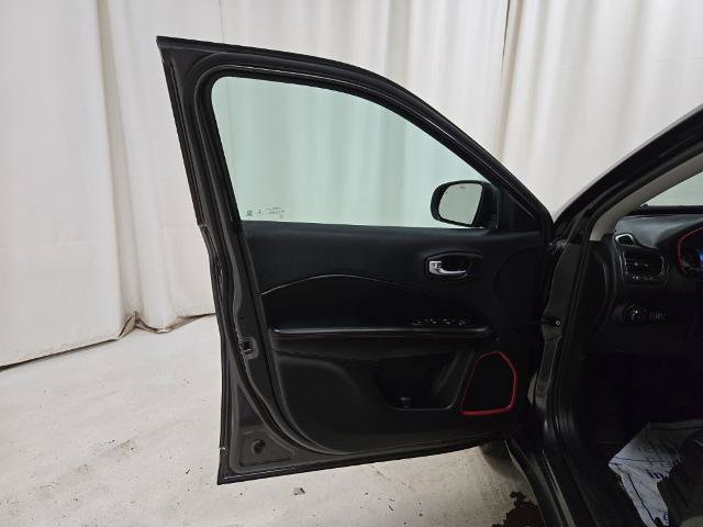 Used 2021 Jeep Compass Trailhawk AWD/4WD image 31