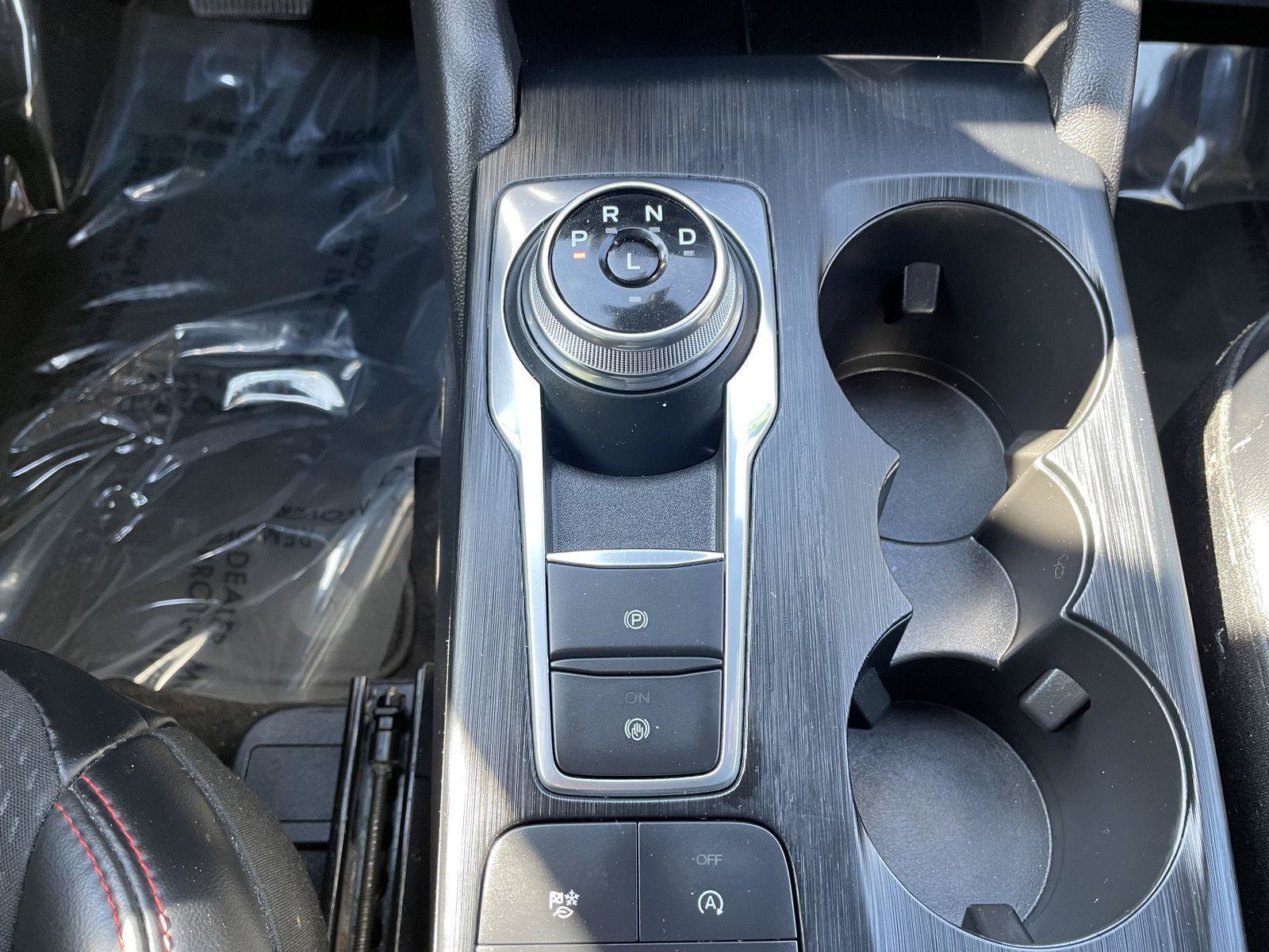 Certified 2025 Ford Escape ST-Line FWD image 29