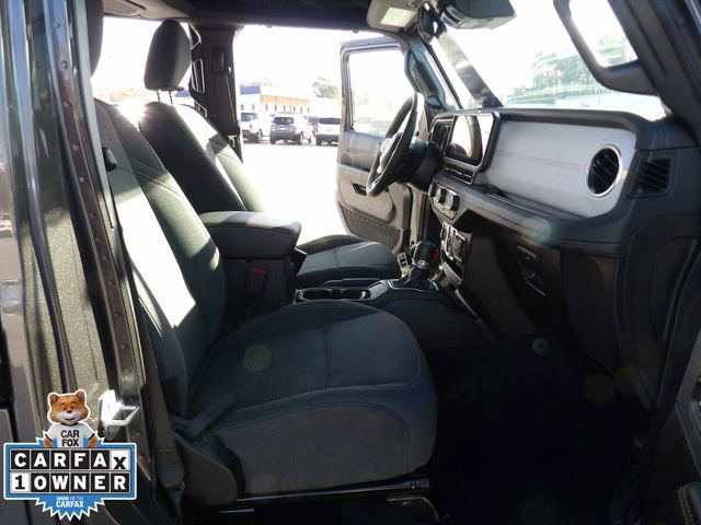 Used 2024 Jeep Wrangler Sahara image 35