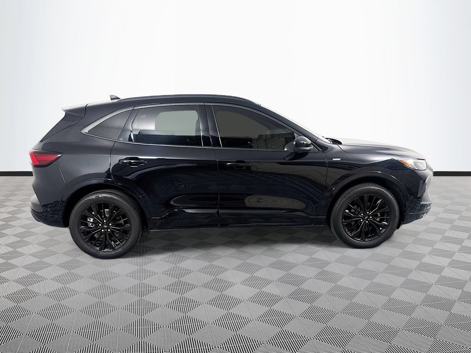Certified 2024 Ford Escape ST-Line Elite w/ Premium Technology Package AWD/4WD image 8