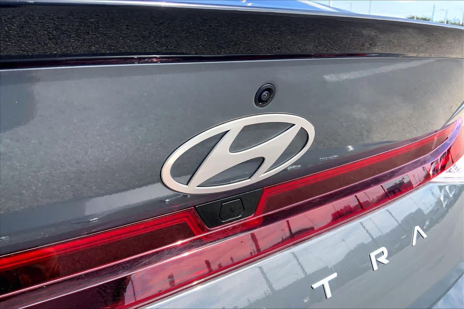 Used 2026 Hyundai Elantra Sport FWD image 9
