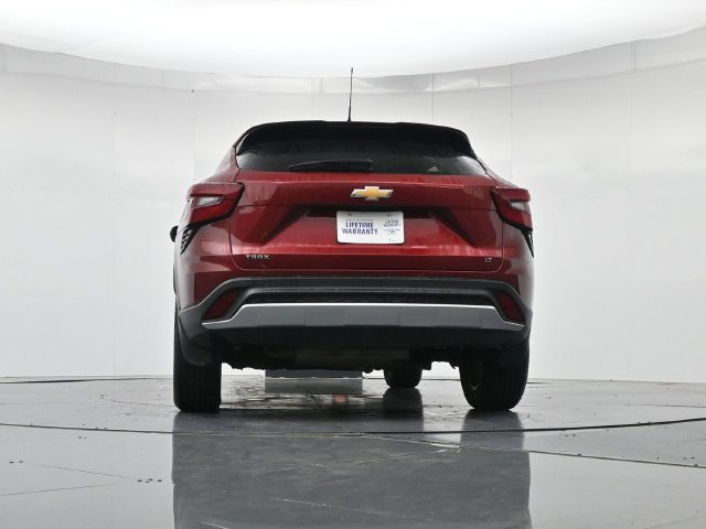 Used 2025 Chevrolet Trax LT w/ LT Convenience Package FWD image 41