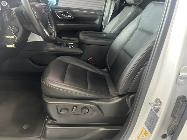 Used 2024 Chevrolet Tahoe Z71 w/ Luxury Package AWD/4WD image 8