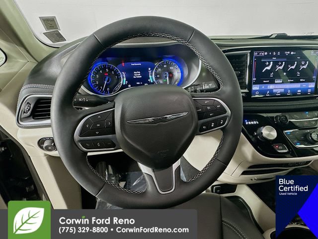 Used 2024 Chrysler Pacifica Touring-L AWD/4WD image 14