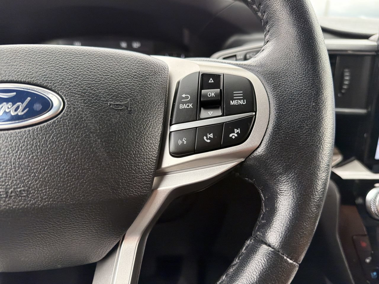 Certified 2023 Ford Explorer Limited w/ Limited Technology Package RWD image 32