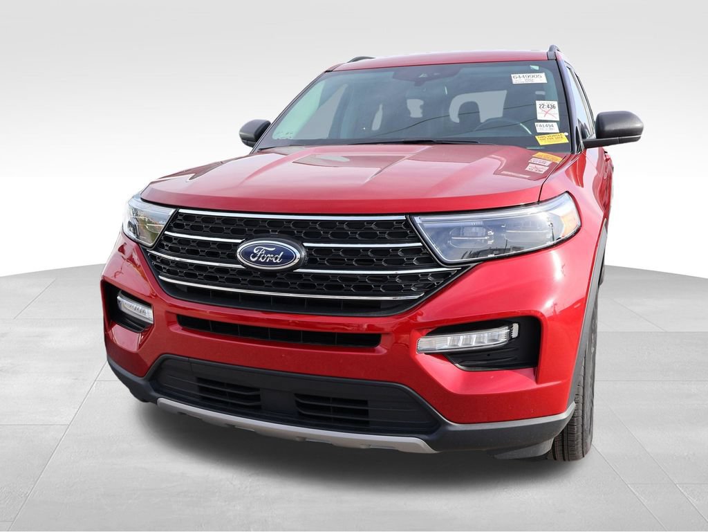 Certified 2022 Ford Explorer XLT w/ Equipment Group 202A AWD/4WD image 4