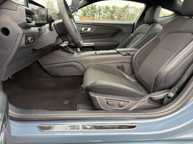 Certified 2024 Ford Mustang Coupe image 12
