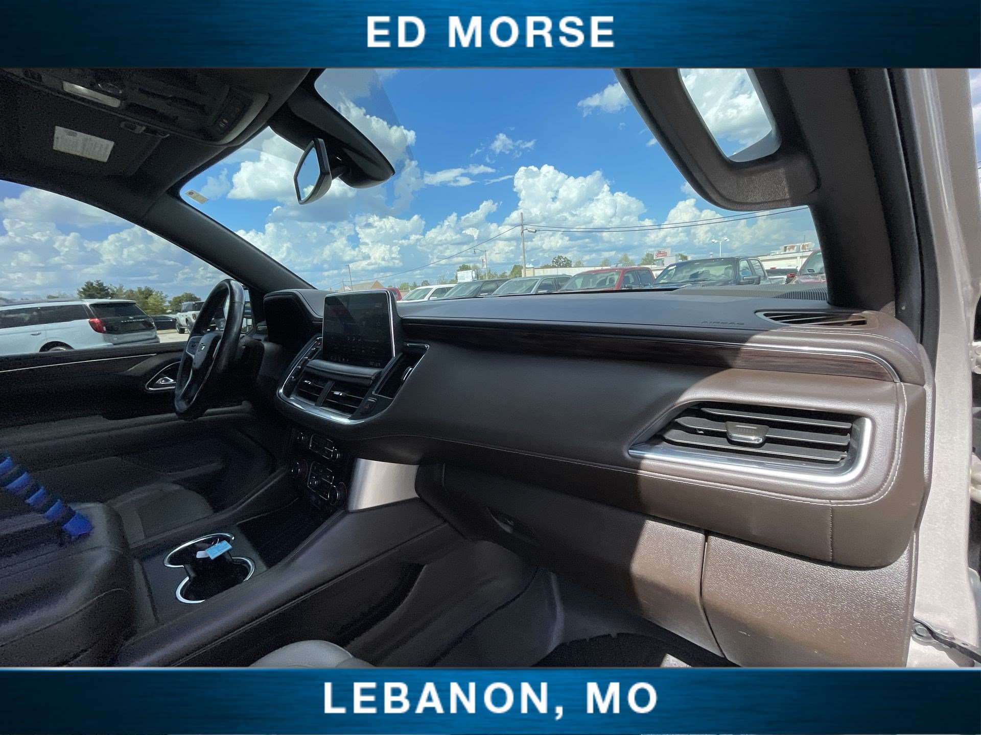 Used 2021 Chevrolet Suburban LT w/ LT Signature Plus Package AWD/4WD image 28