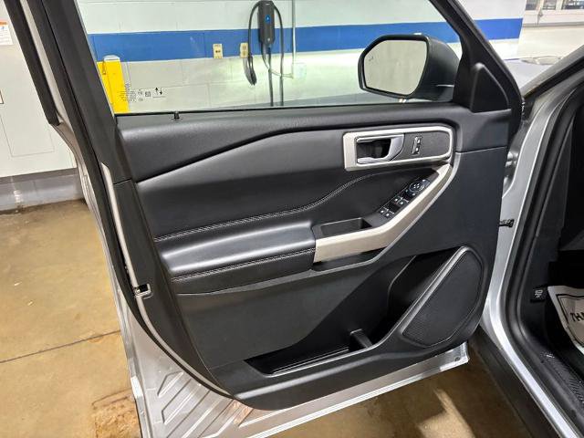 Certified 2023 Ford Explorer XLT w/ Equipment Group 202A AWD/4WD image 18