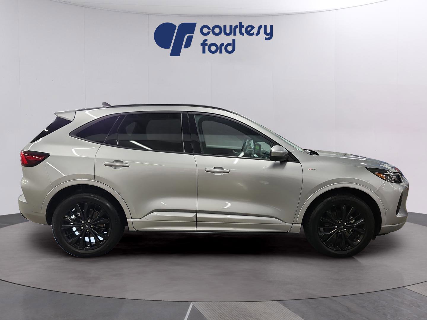 Certified 2024 Ford Escape ST-Line Elite w/ Premium Technology Package image 2