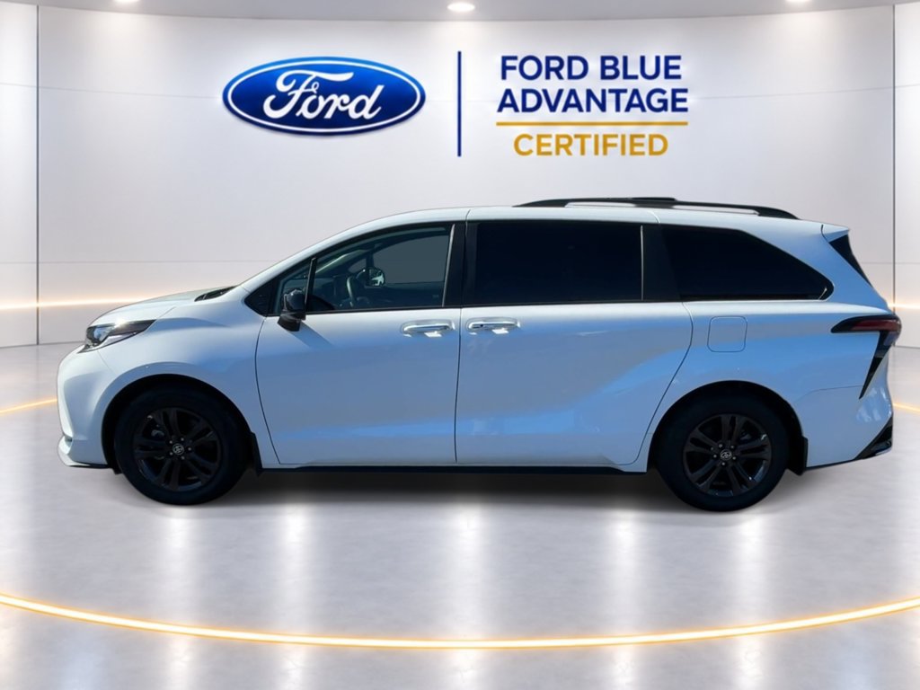 Used 2025 Toyota Sienna XSE AWD/4WD image 5