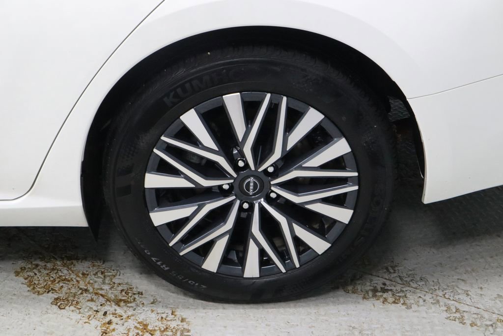 Used 2025 Nissan Altima 2.5 SV image 18