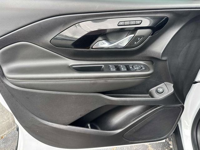 Used 2024 GMC Terrain AT4 image 19