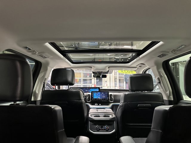 Certified 2025 Ford Expedition Platinum AWD/4WD image 18