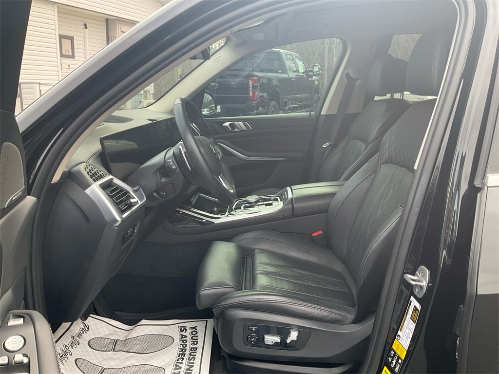 Used 2023 BMW X7 xDrive40i w/ Premium Package image 14