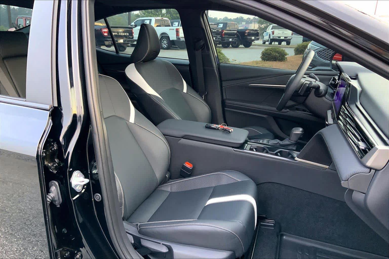 Used 2025 Toyota Camry SE w/ Multimedia Upgrade Package FWD image 9