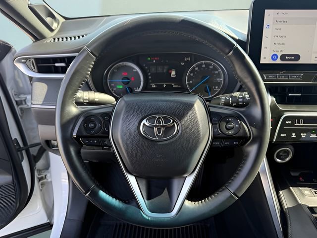 Used 2024 Toyota Venza XLE image 20