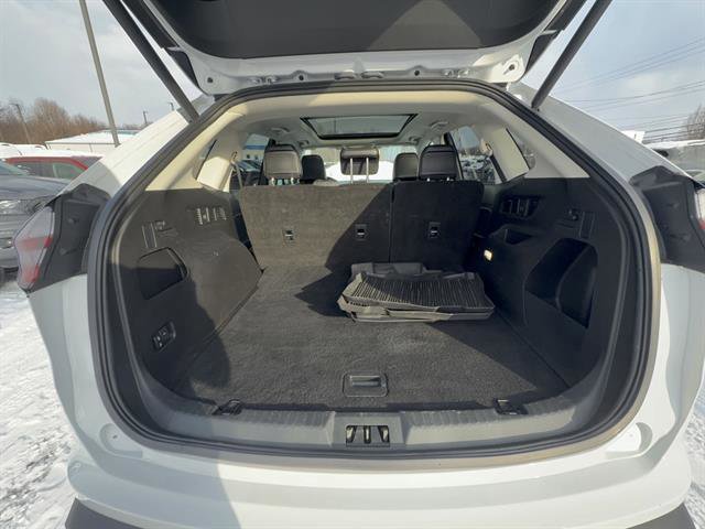 Certified 2023 Ford Edge SEL w/ Convenience Package AWD/4WD image 9