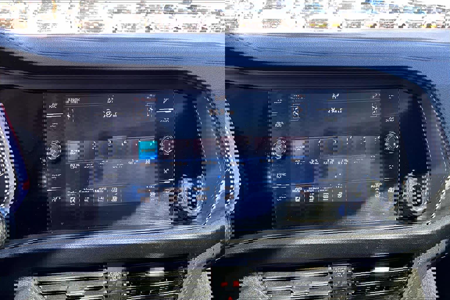 Used 2019 Volkswagen Jetta SEL w/ Cold Weather Package image 34