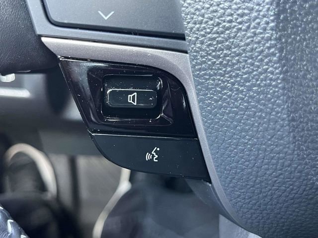 Used 2025 Toyota Camry SE FWD image 23