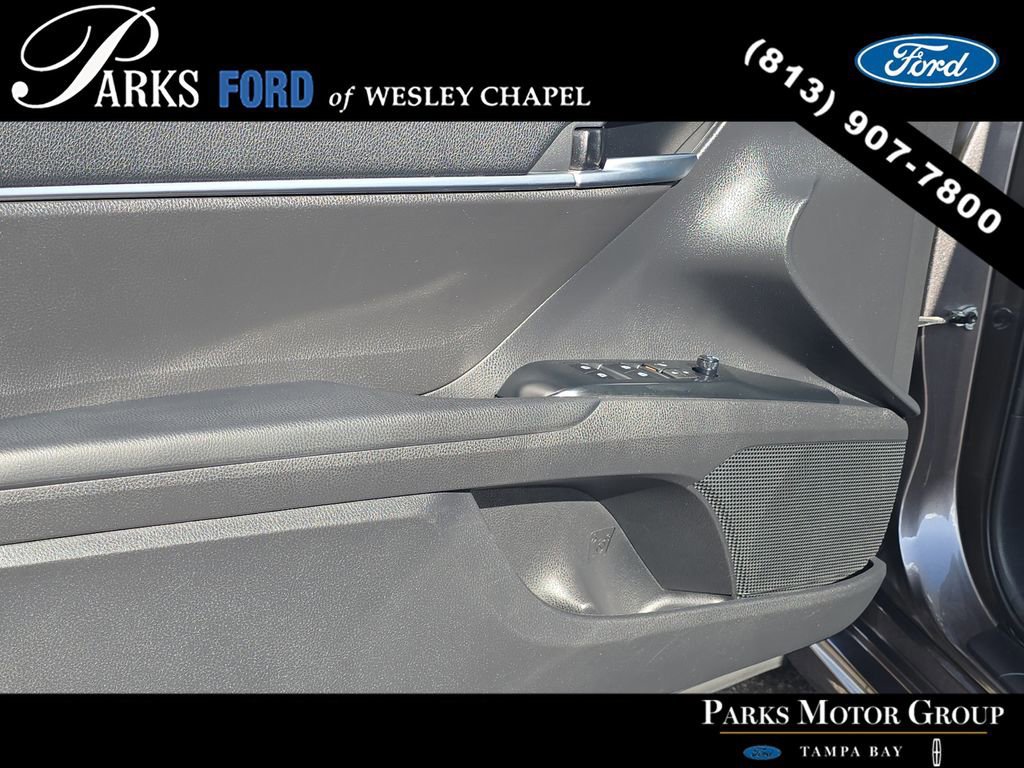 Used 2020 Toyota Camry SE image 15