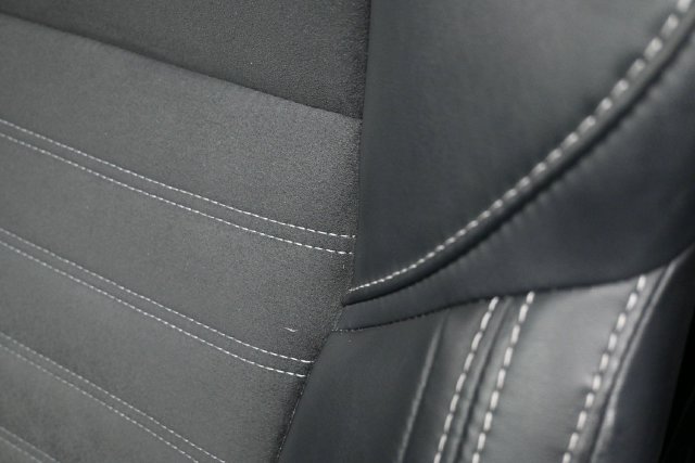 Used 2025 Mitsubishi Outlander SE FWD image 13