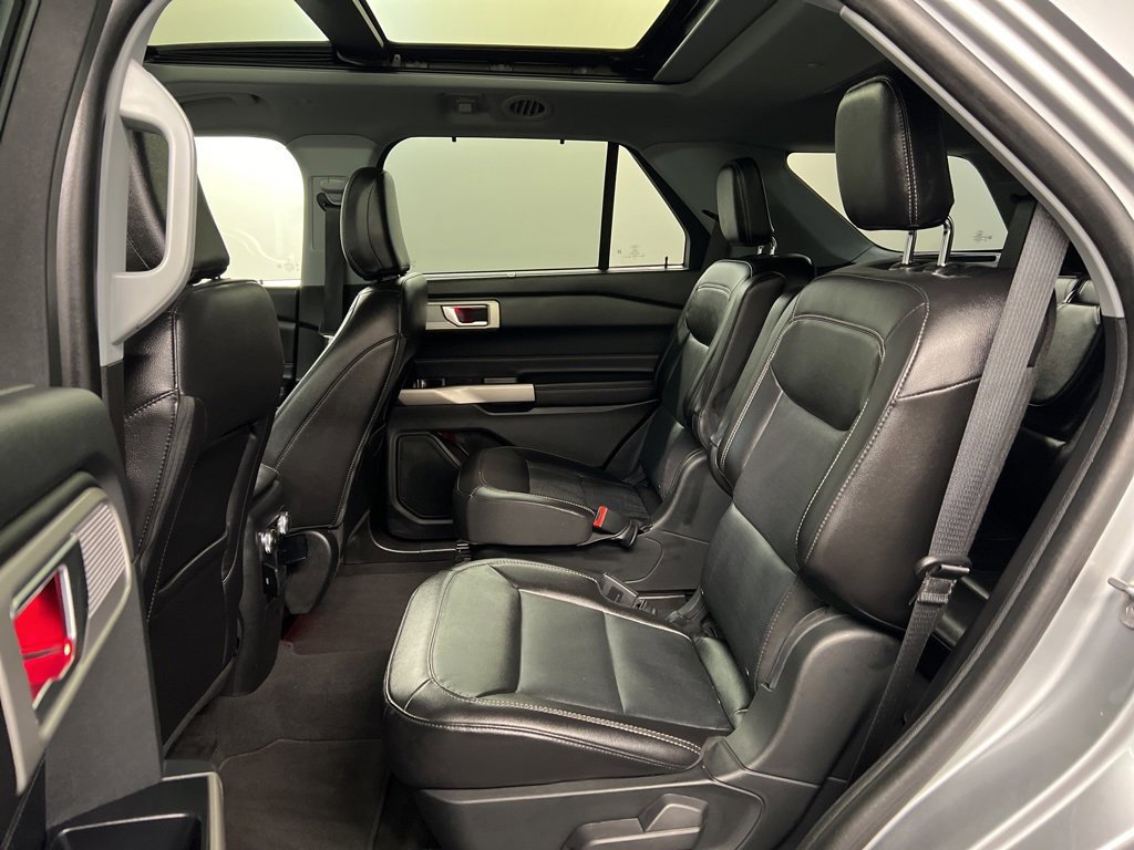Certified 2023 Ford Explorer Limited w/ Hybrid Equipment Group 310A image 32