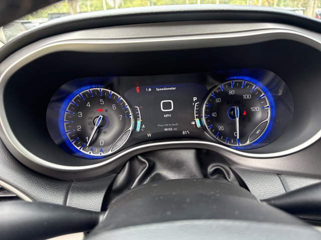 Used 2022 Chrysler Pacifica Touring-L FWD image 21