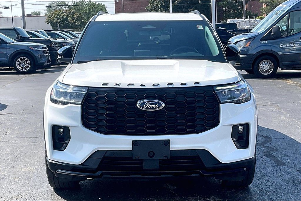Certified 2025 Ford Explorer ST-Line w/ Premium Package AWD/4WD image 2