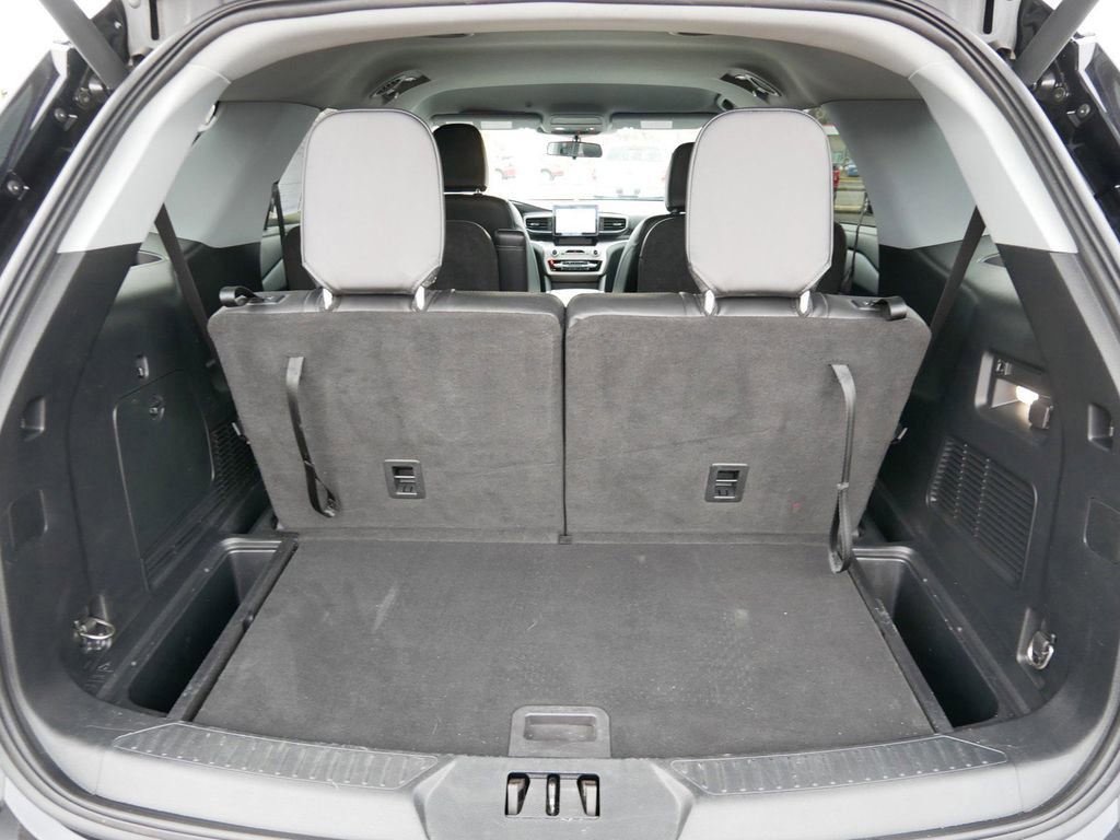 Certified 2022 Ford Explorer XLT w/ Equipment Group 202A image 25