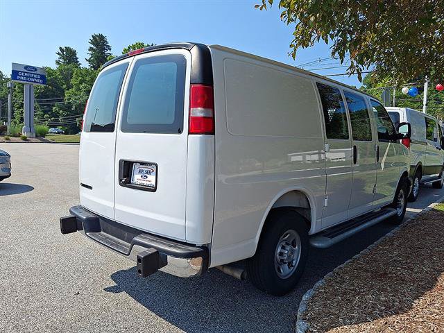 Used 2025 Chevrolet Express 2500 w/ Driver Convenience Package RWD image 4