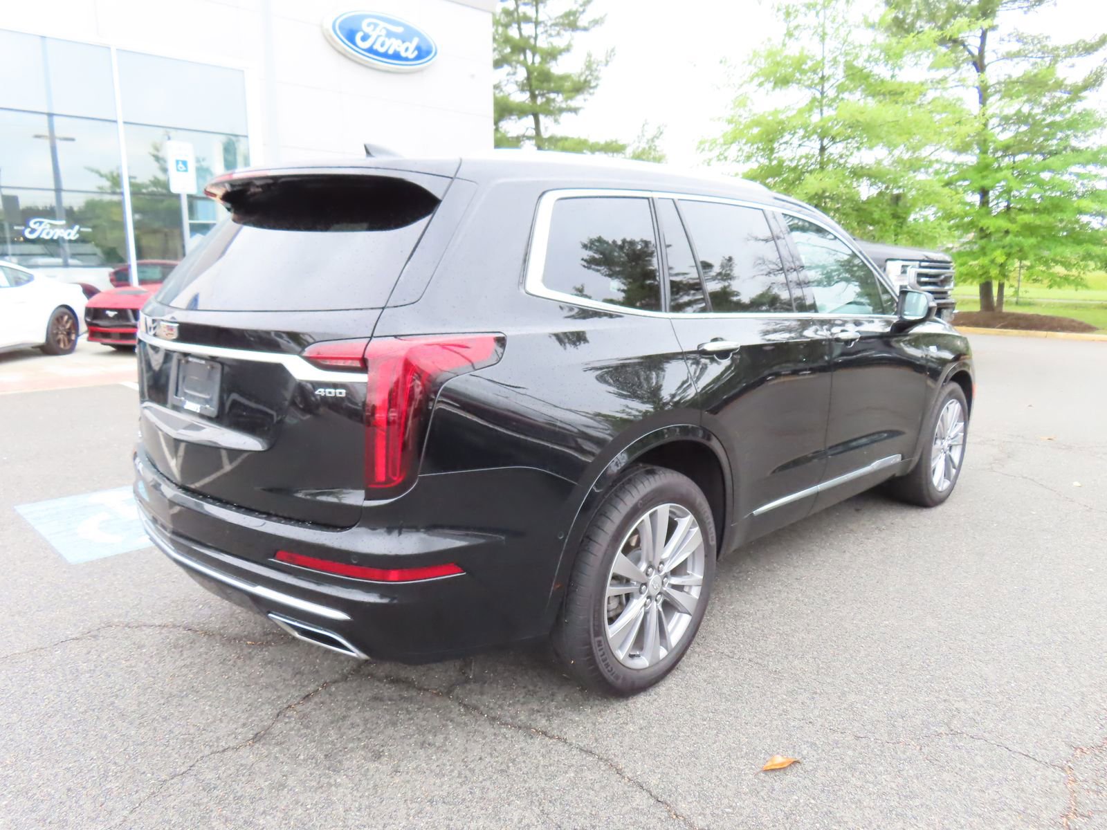 Used 2023 Cadillac XT6 Premium Luxury w/ Technology Package AWD/4WD image 5