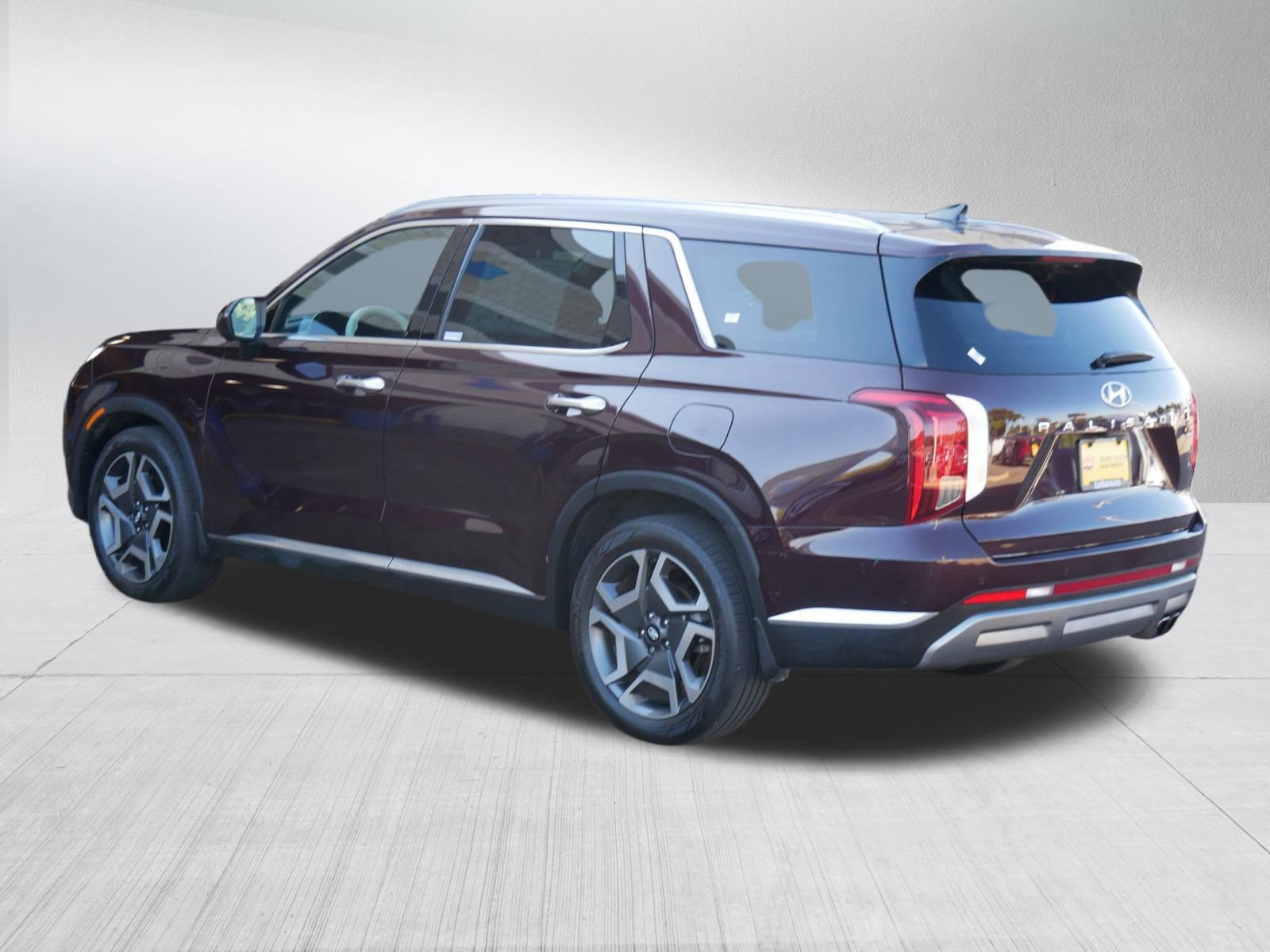 Used 2023 Hyundai Palisade Limited image 3