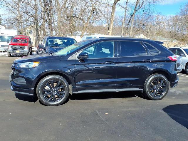 Certified 2022 Ford Edge SE w/ Black Appearance Package image 2