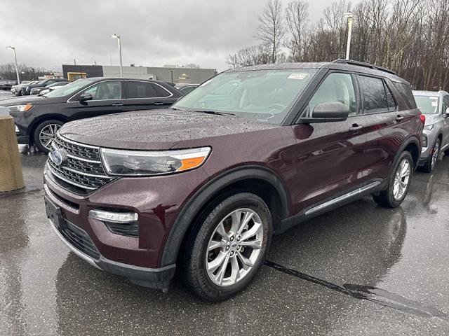 Certified 2023 Ford Explorer XLT w/ Equipment Group 202A AWD/4WD image 2