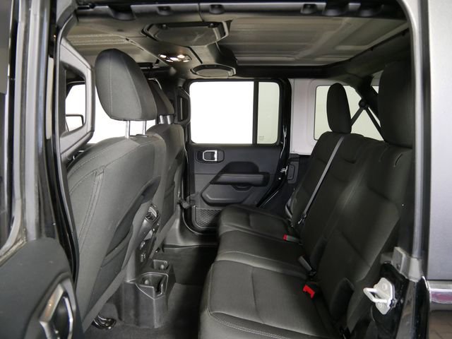 Used 2019 Jeep Wrangler Unlimited Sahara image 14