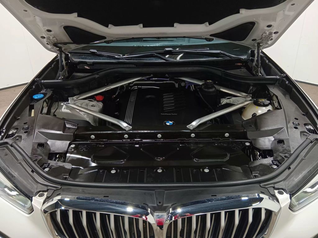 Used 2021 BMW X5 xDrive40i w/ Convenience Package AWD/4WD image 11