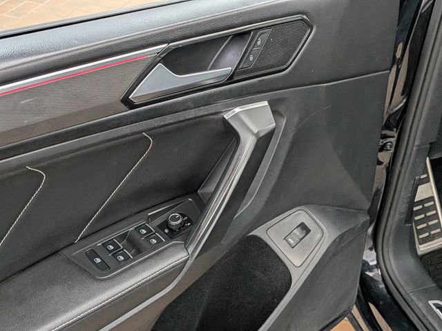 Used 2022 Volkswagen Tiguan SE R-Line image 14