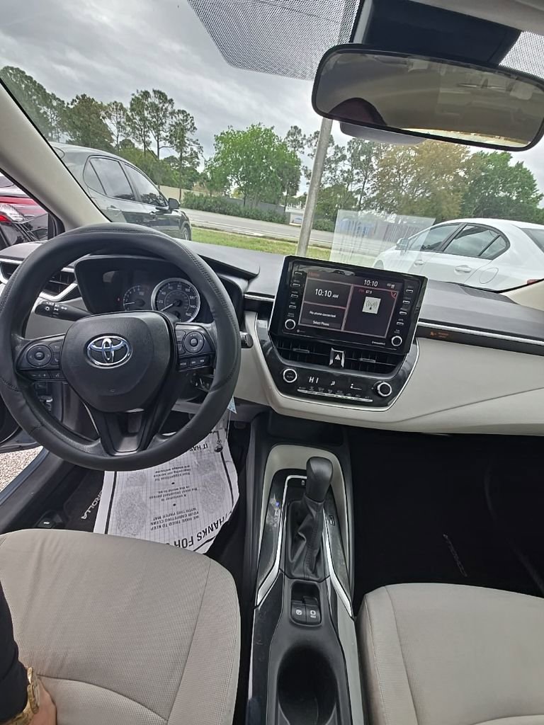 Used 2021 Toyota Corolla LE image 14