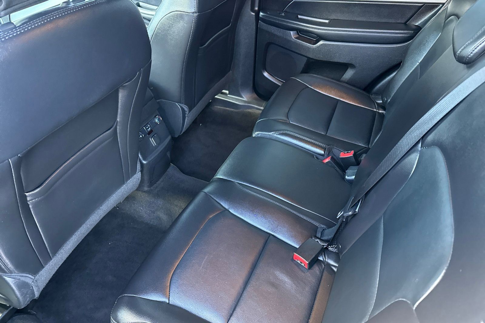 Certified 2017 Ford Explorer XLT w/ Equipment Group 202A image 13